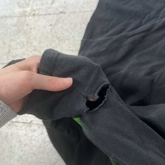 Vintage Y2K Black Skull Smoke Tee - Picture 4 of 5